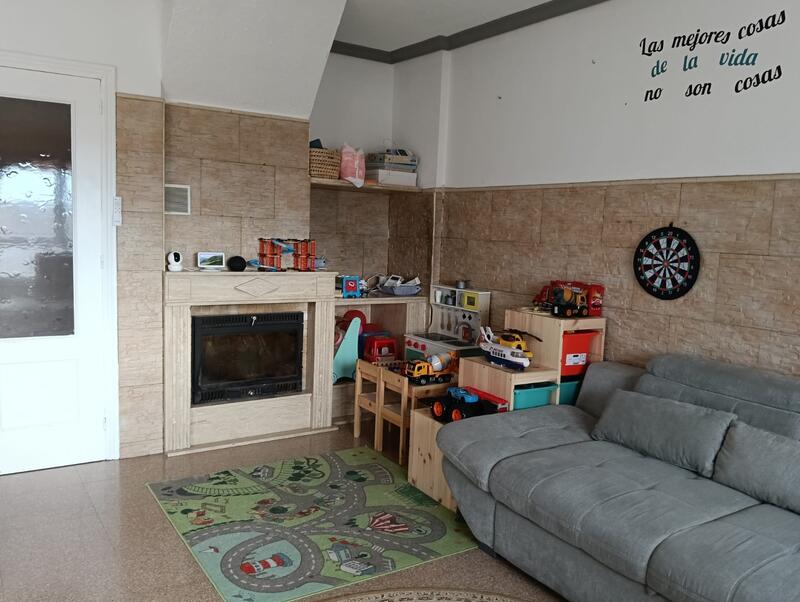 3 bedroom Apartment for sale