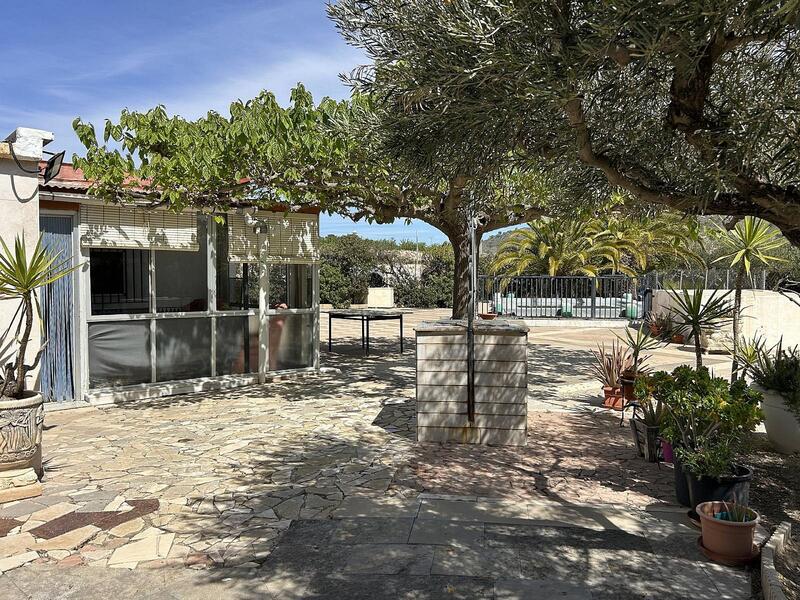 Country House for sale in La Romana, Alicante