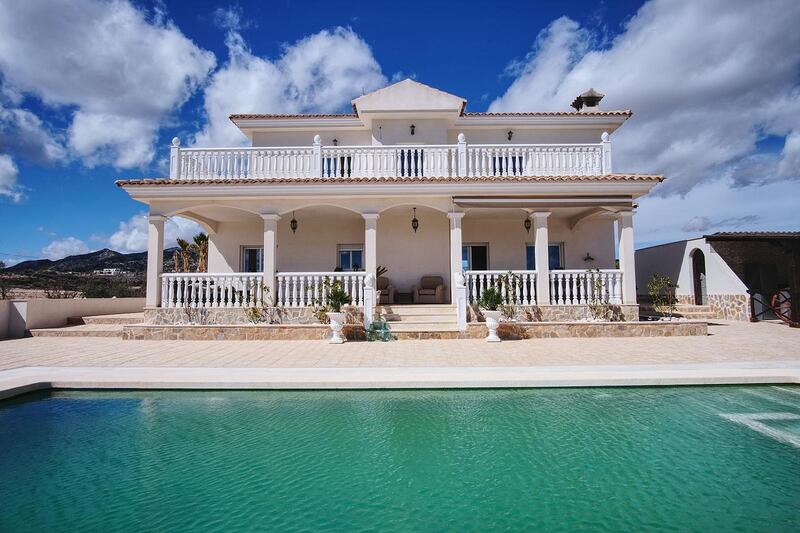 Villa Te koop in Pinoso, Alicante