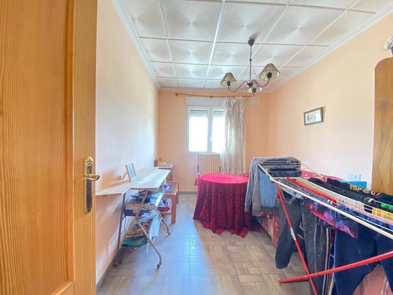 7 bedroom Townhouse for sale