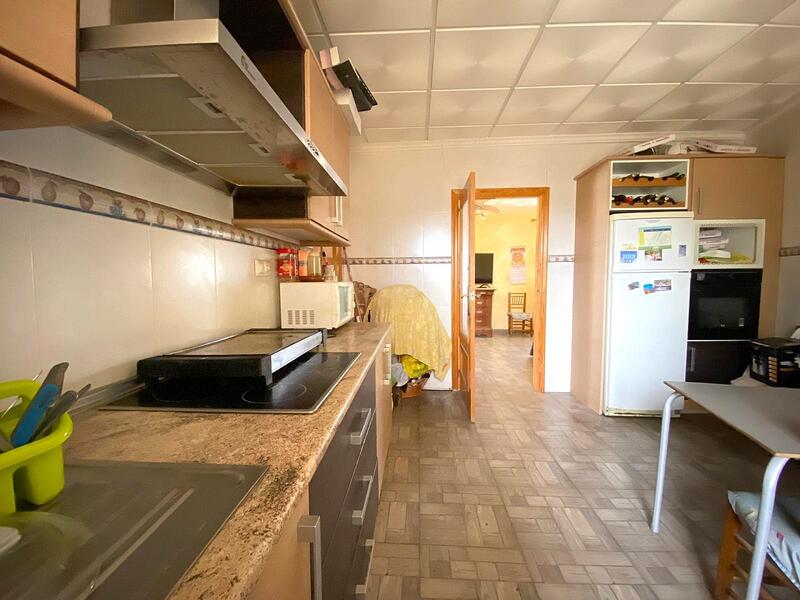 7 bedroom Townhouse for sale