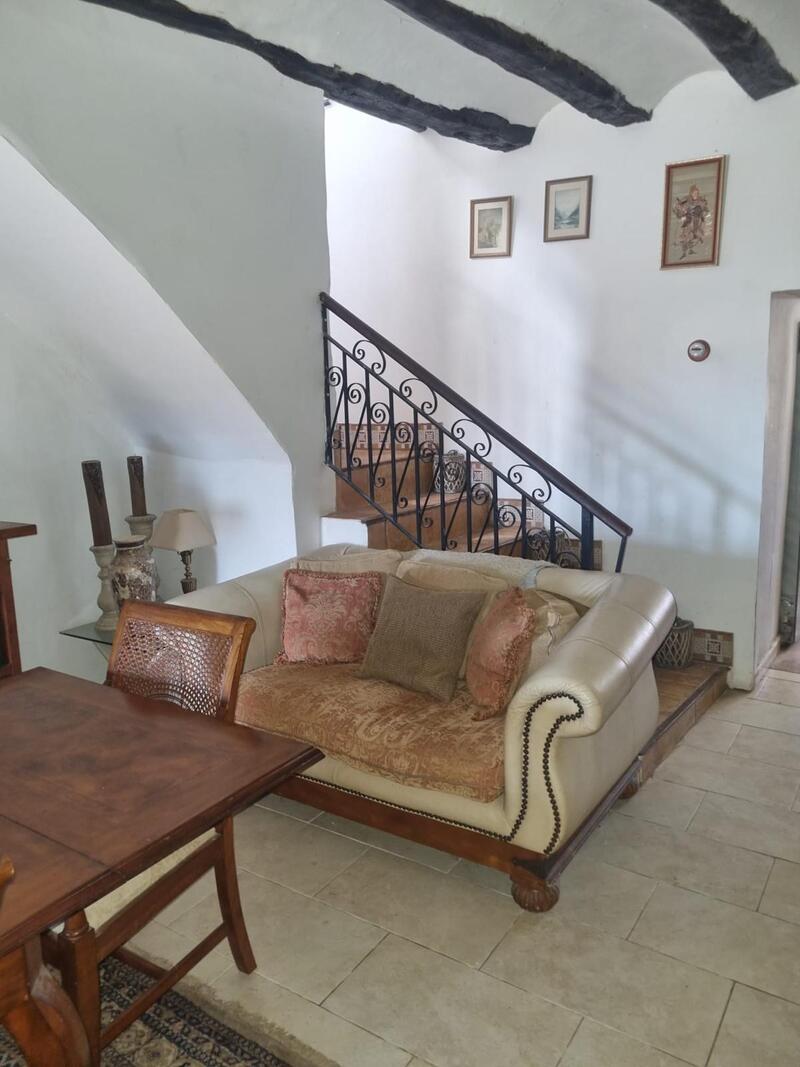 6 bedroom Country House for sale