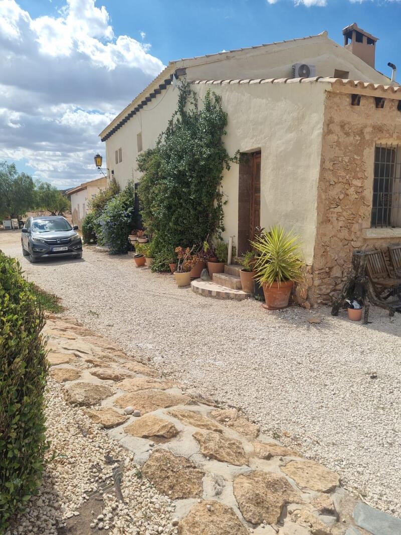 6 bedroom Country House for sale