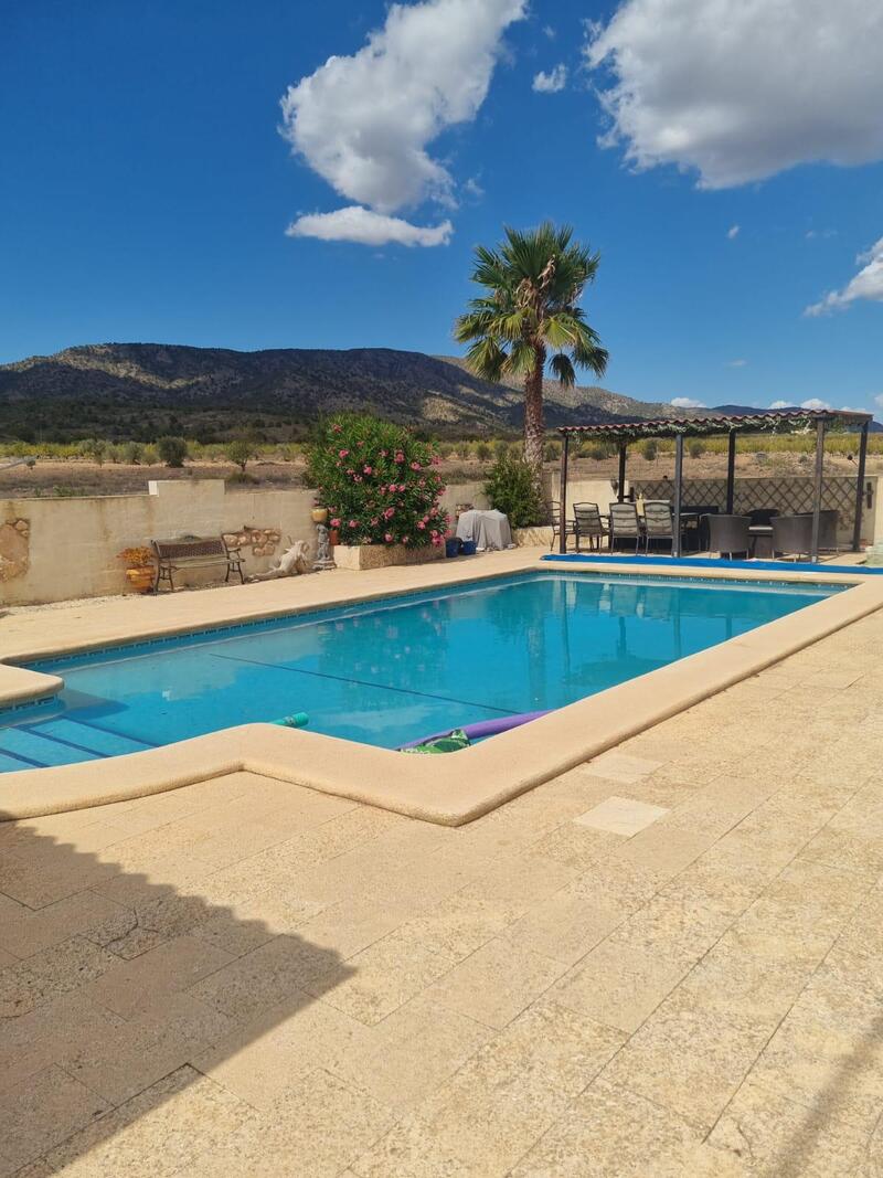 6 bedroom Country House for sale