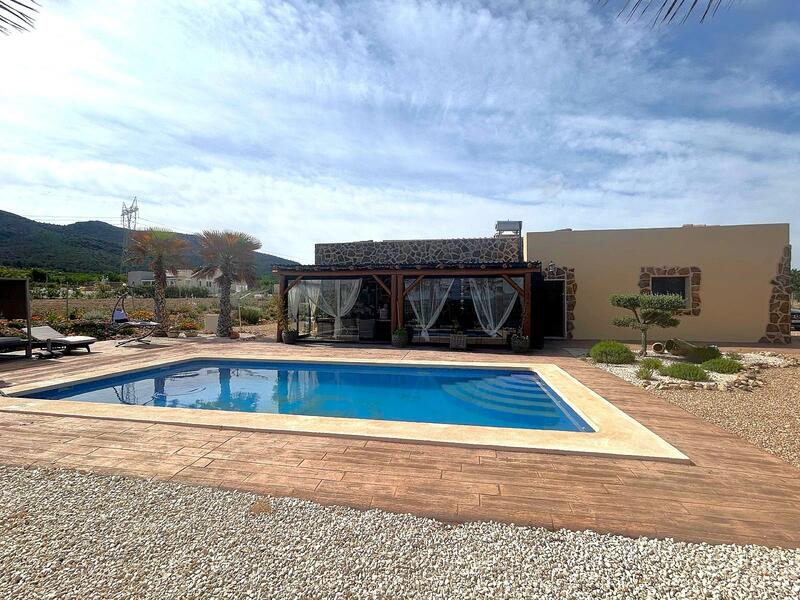 Villa en venta en Salinas, Alicante