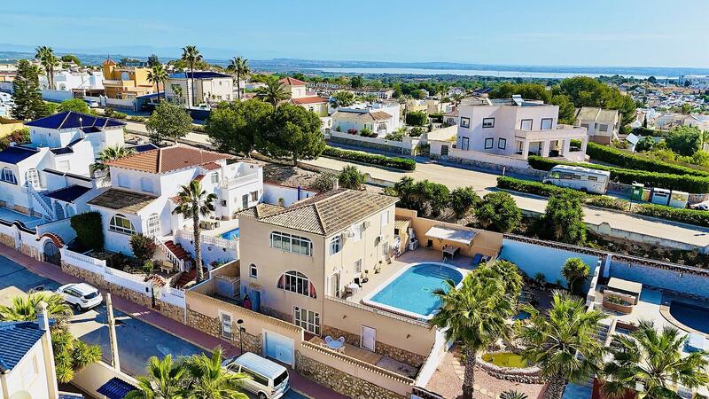 Villa til salg i San Miguel de Salinas, Alicante