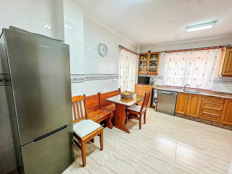 3 Schlafzimmer Stadthaus zu verkaufen