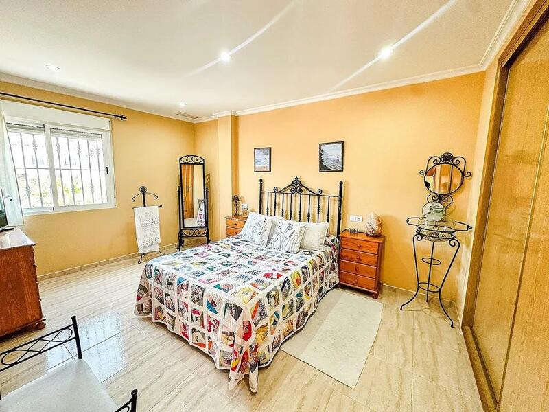 3 Schlafzimmer Stadthaus zu verkaufen
