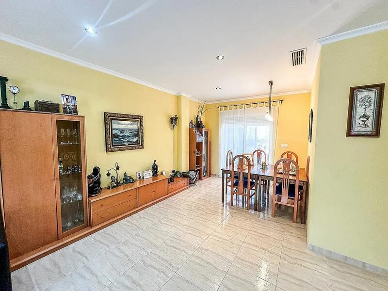 3 Schlafzimmer Stadthaus zu verkaufen