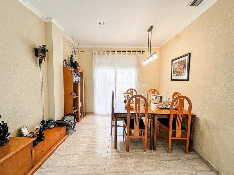 3 Schlafzimmer Stadthaus zu verkaufen