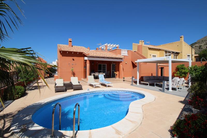 Villa en venta en Fortuna, Murcia