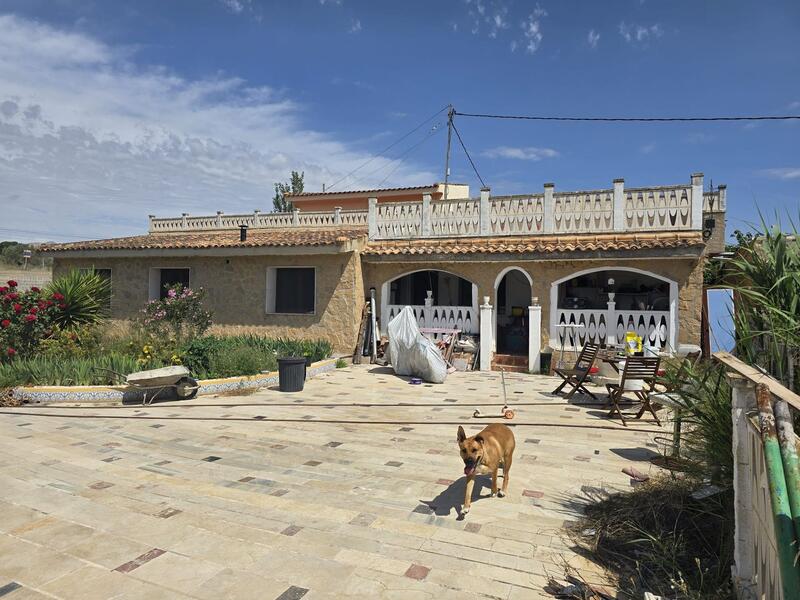 6 bedroom Villa for sale