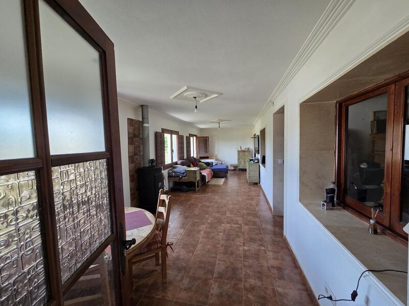 6 bedroom Villa for sale