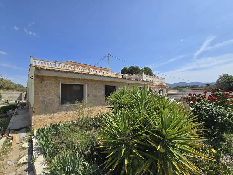 6 bedroom Villa for sale
