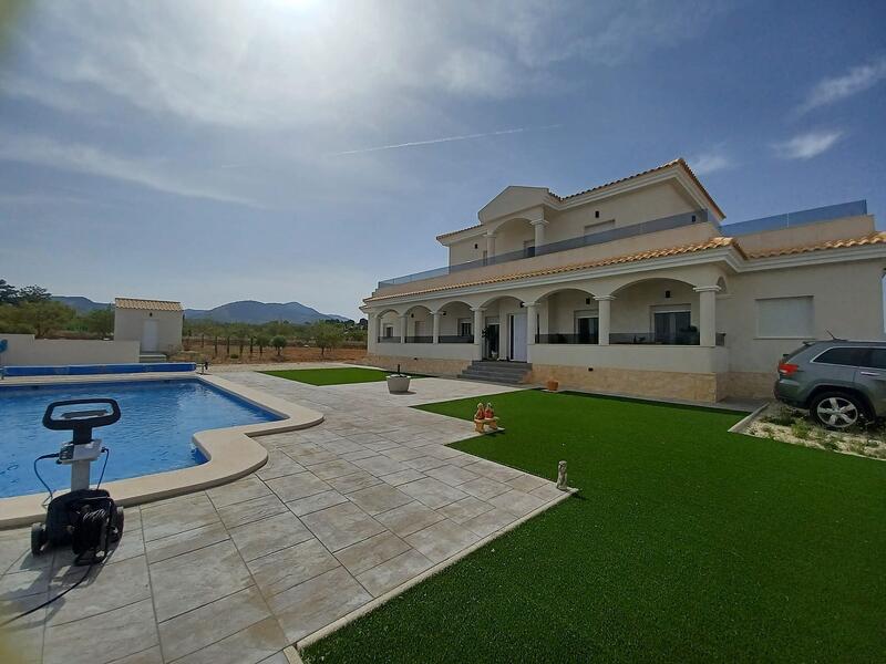 6 Cuarto Villa en venta