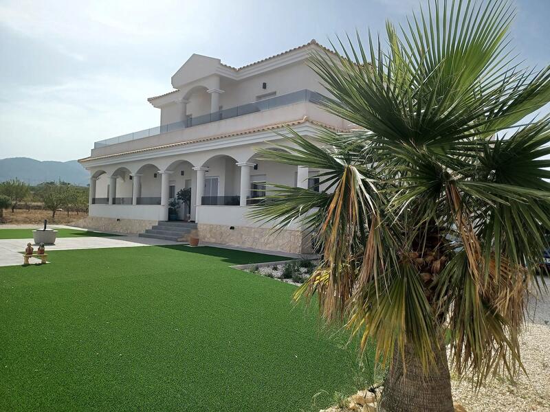 6 Cuarto Villa en venta