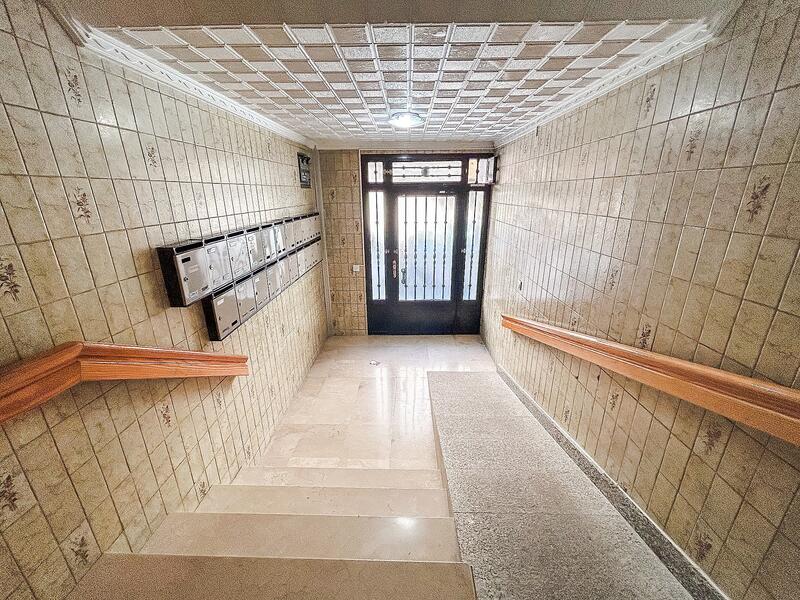 4 спальная комната квартира продается