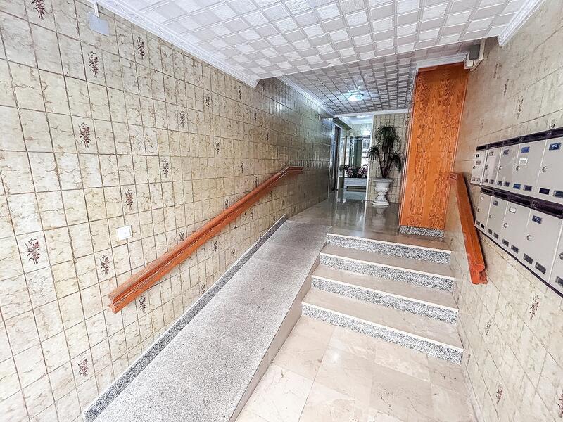 4 спальная комната квартира продается