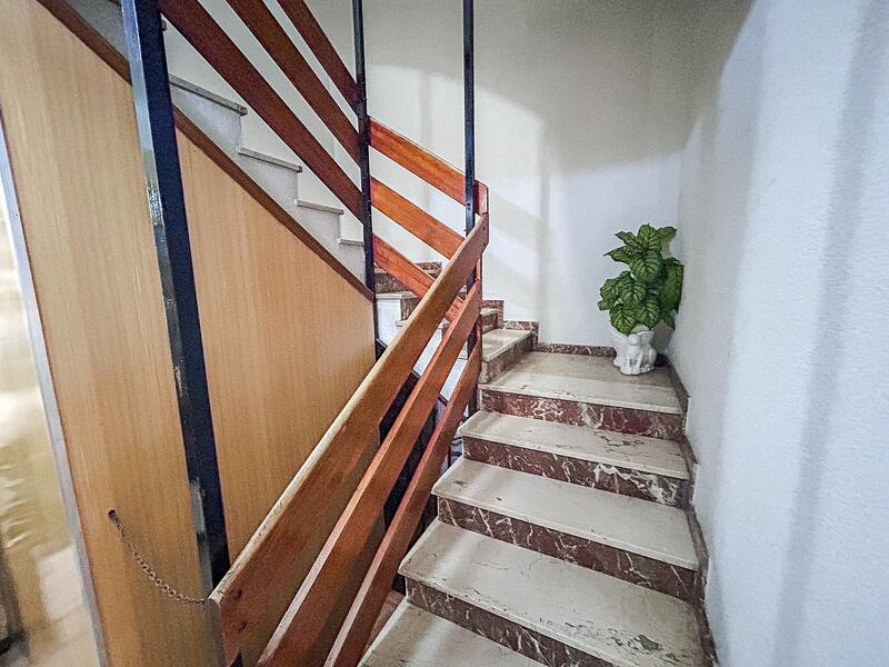 4 спальная комната квартира продается