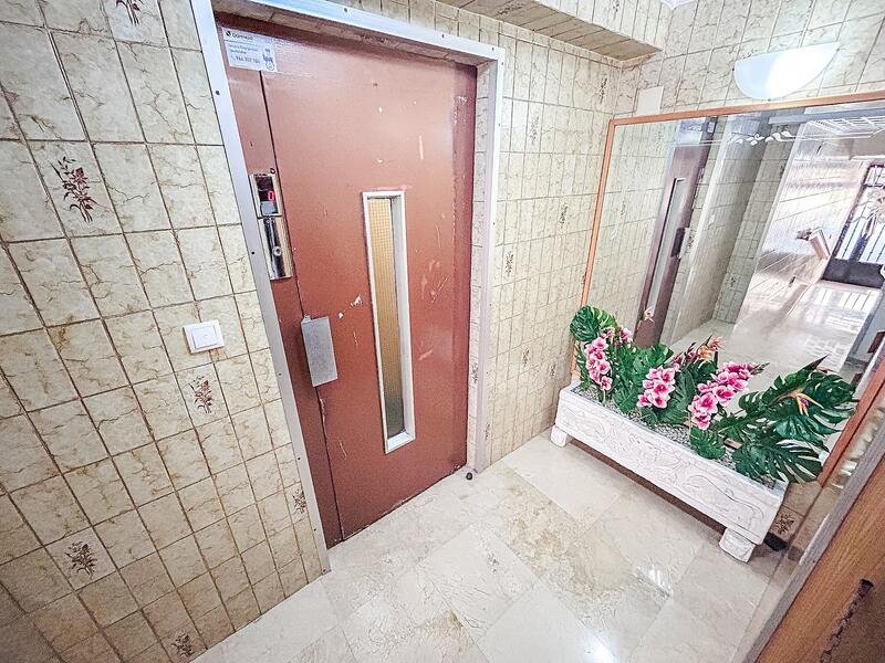 4 спальная комната квартира продается