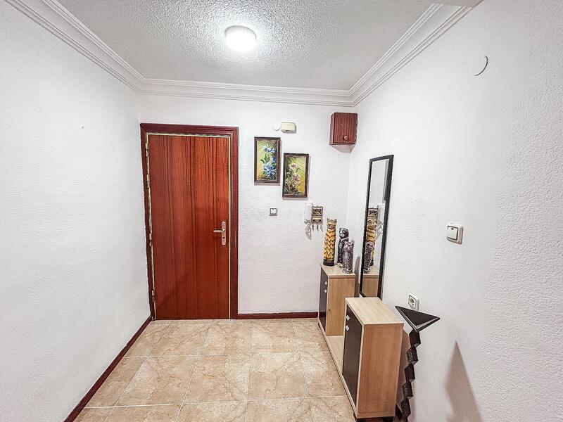4 спальная комната квартира продается