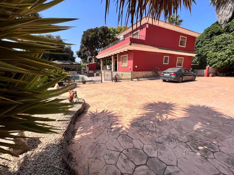 4 bedroom Country House for sale