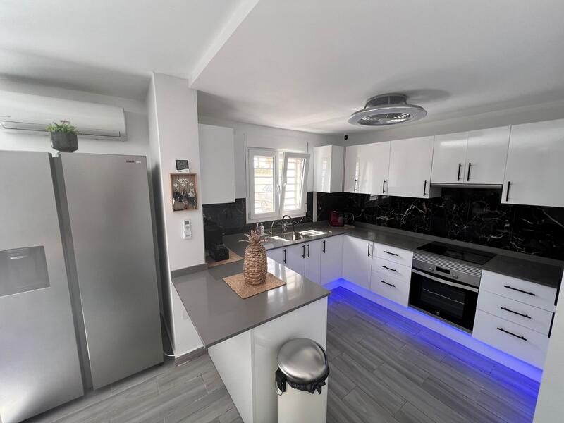3 slaapkamer Landhuis Te koop