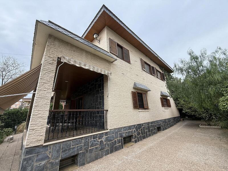 4 slaapkamer Villa Te koop