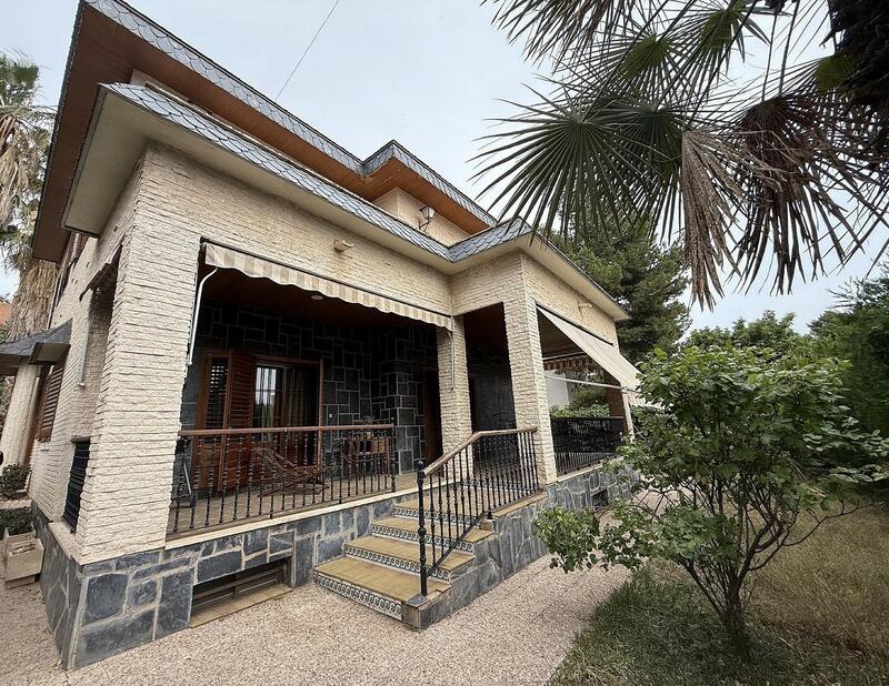 4 slaapkamer Villa Te koop