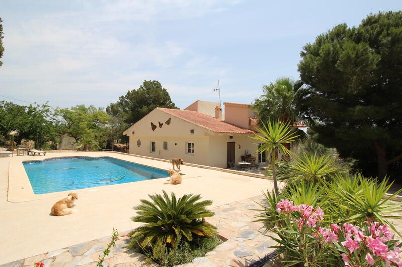 Villa til salgs i Hondon de las Nieves, Alicante