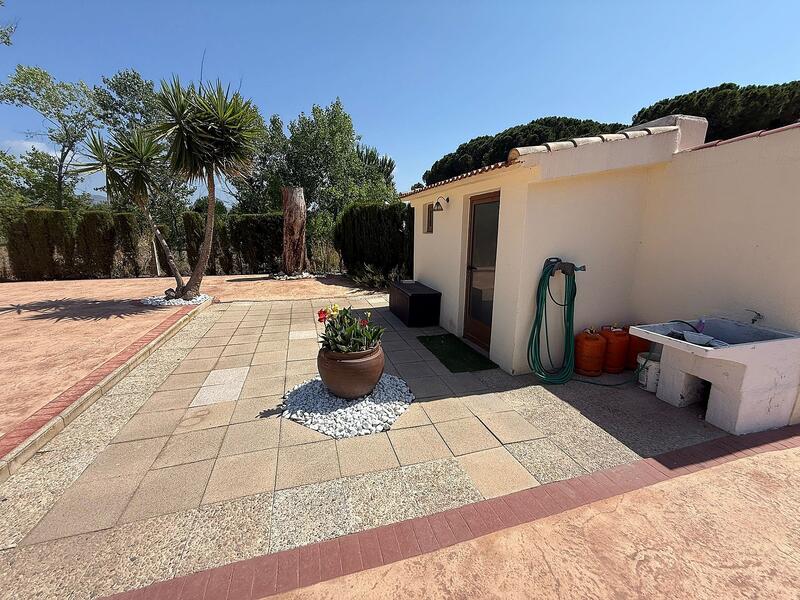 5 bedroom Country House for sale