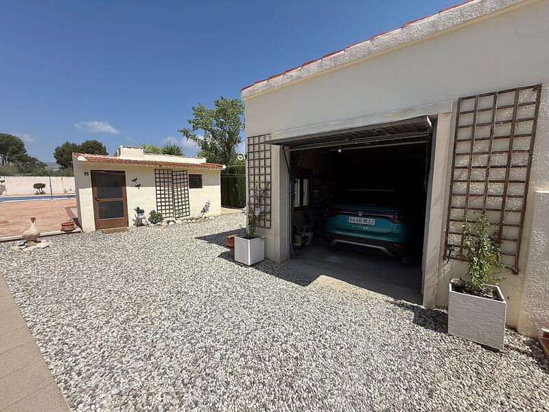5 bedroom Country House for sale