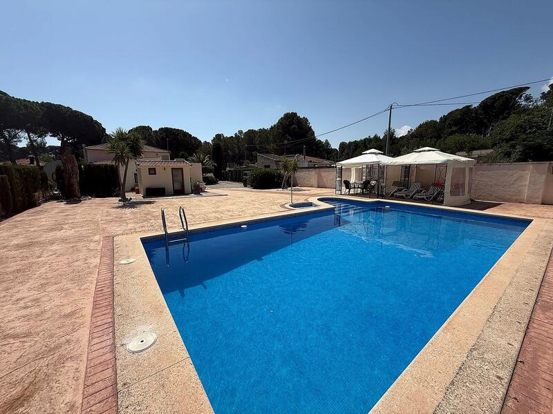 5 bedroom Country House for sale