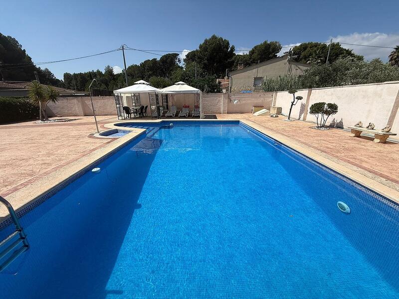 5 bedroom Country House for sale