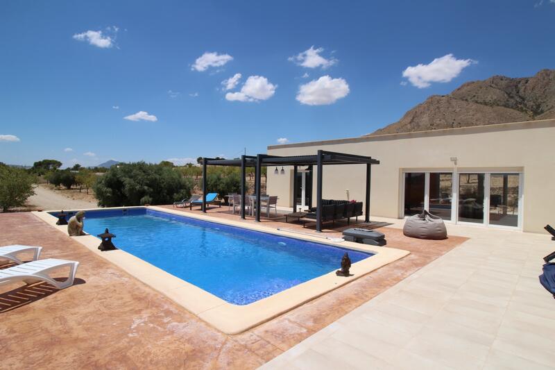 4 Cuarto Villa en venta