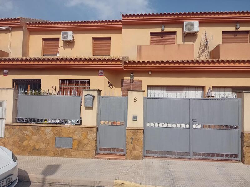 Maison de Ville à vendre dans Pinoso, Alicante