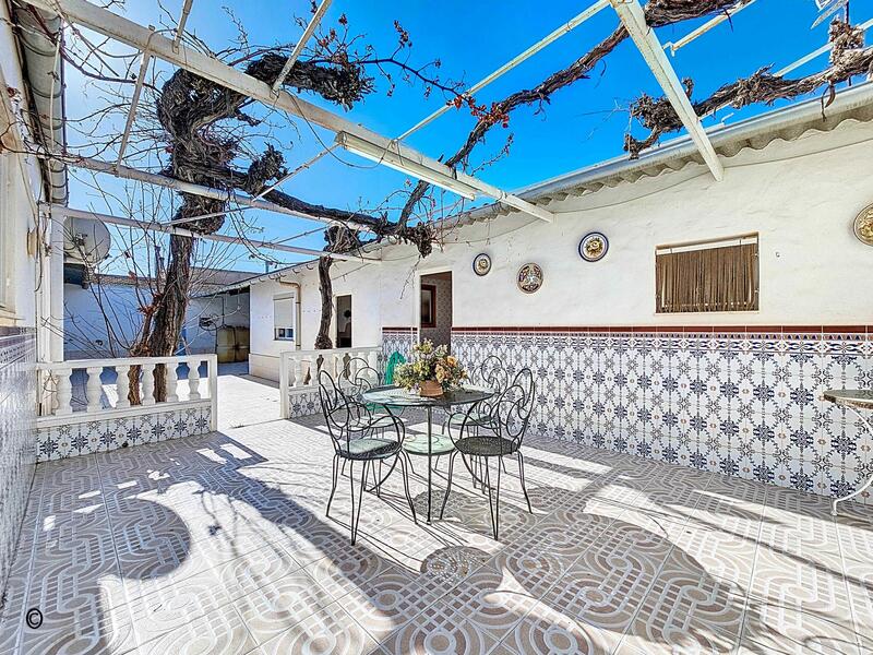 Gezinswoning Te koop in Pinoso, Alicante