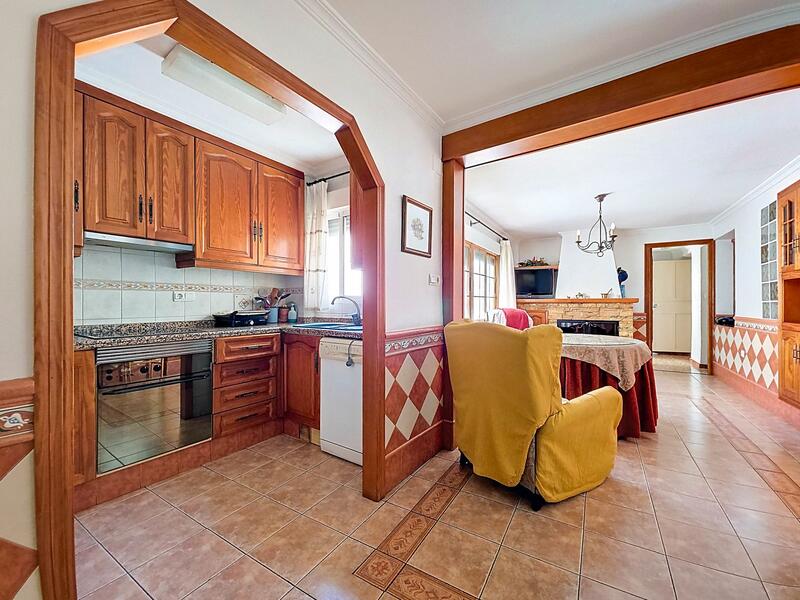 4 slaapkamer Gezinswoning Te koop