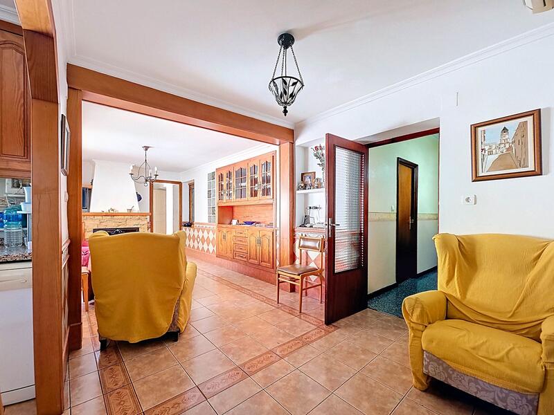 4 slaapkamer Gezinswoning Te koop