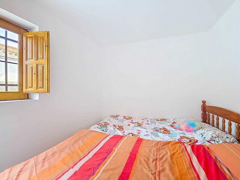 3 slaapkamer Gezinswoning Te koop