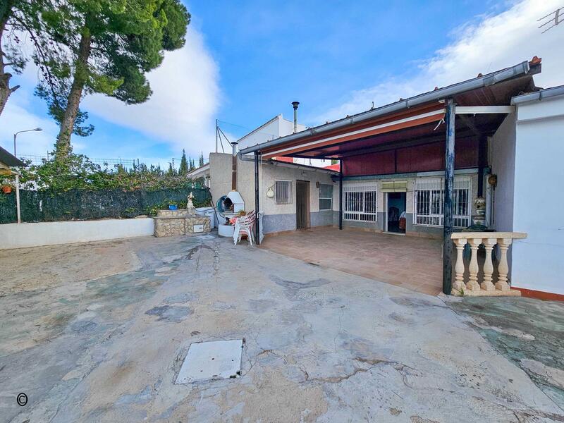 Lantställe till salu i Pinoso, Alicante