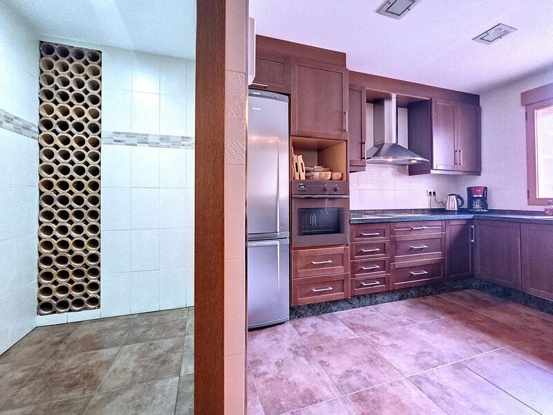 4 bedroom Country House for sale