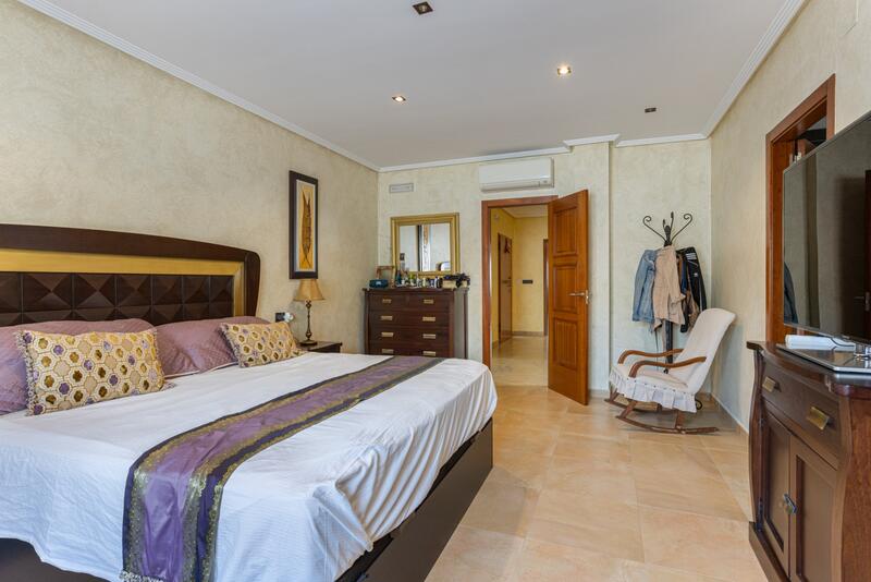 4 Cuarto Villa en venta