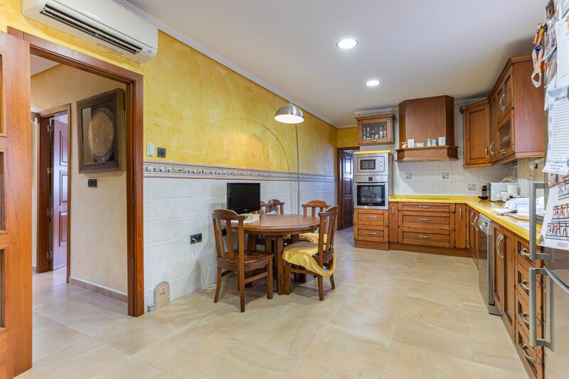 4 Cuarto Villa en venta