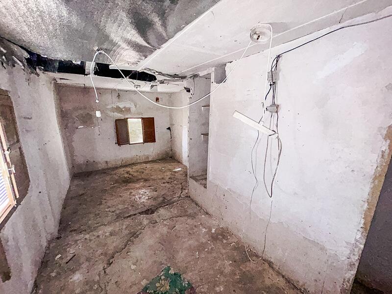6 soveværelse Byhus til salg
