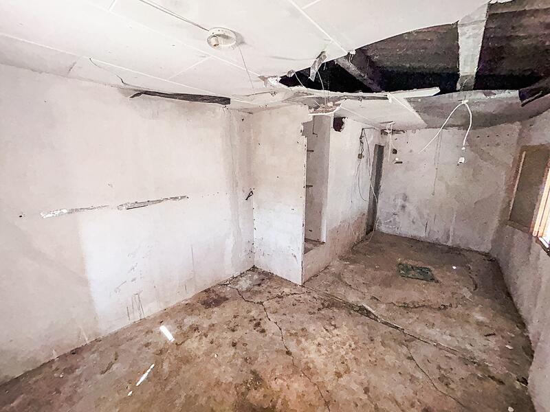 6 soveværelse Byhus til salg