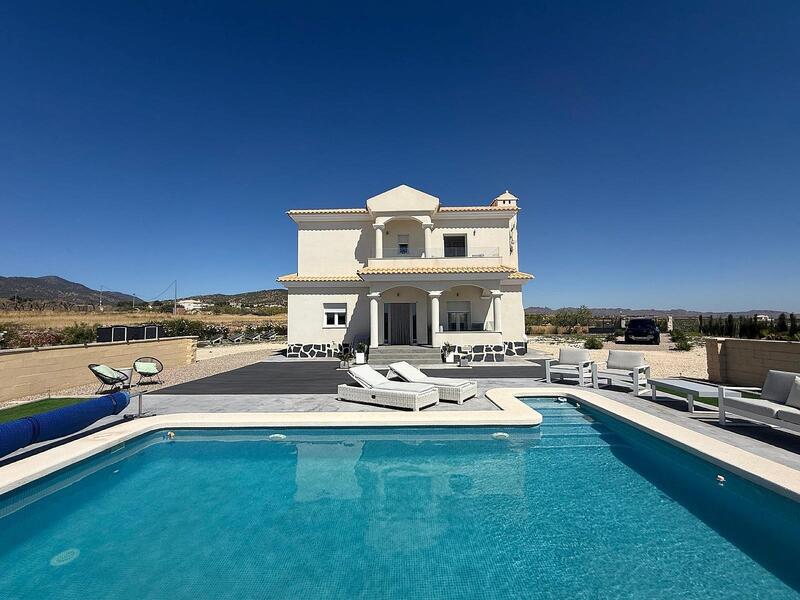 Villa till salu i Pinoso, Alicante
