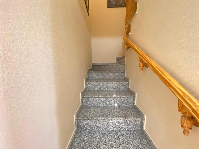 4 slaapkamer Gezinswoning Te koop