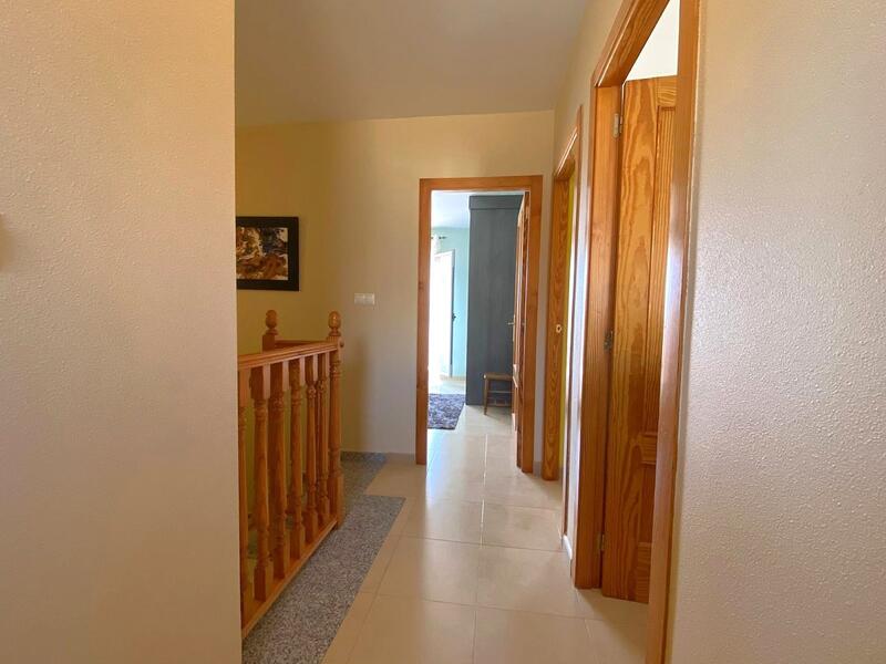 4 slaapkamer Gezinswoning Te koop