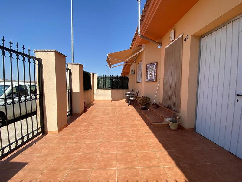 4 slaapkamer Gezinswoning Te koop